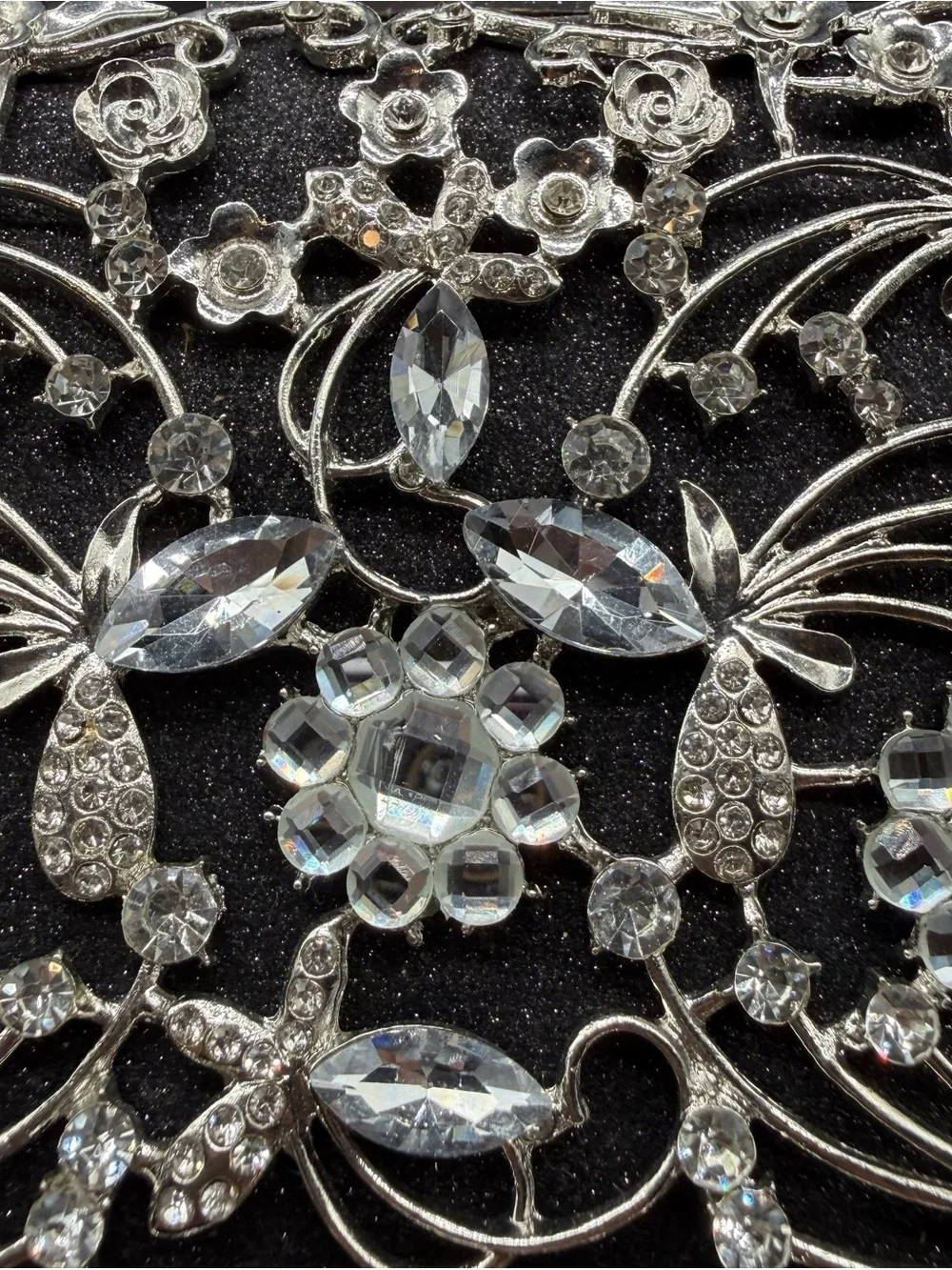 Chelsea Moreland Rhinestone Filigree Evening Clutch Bag Purse Chain Strap Event
